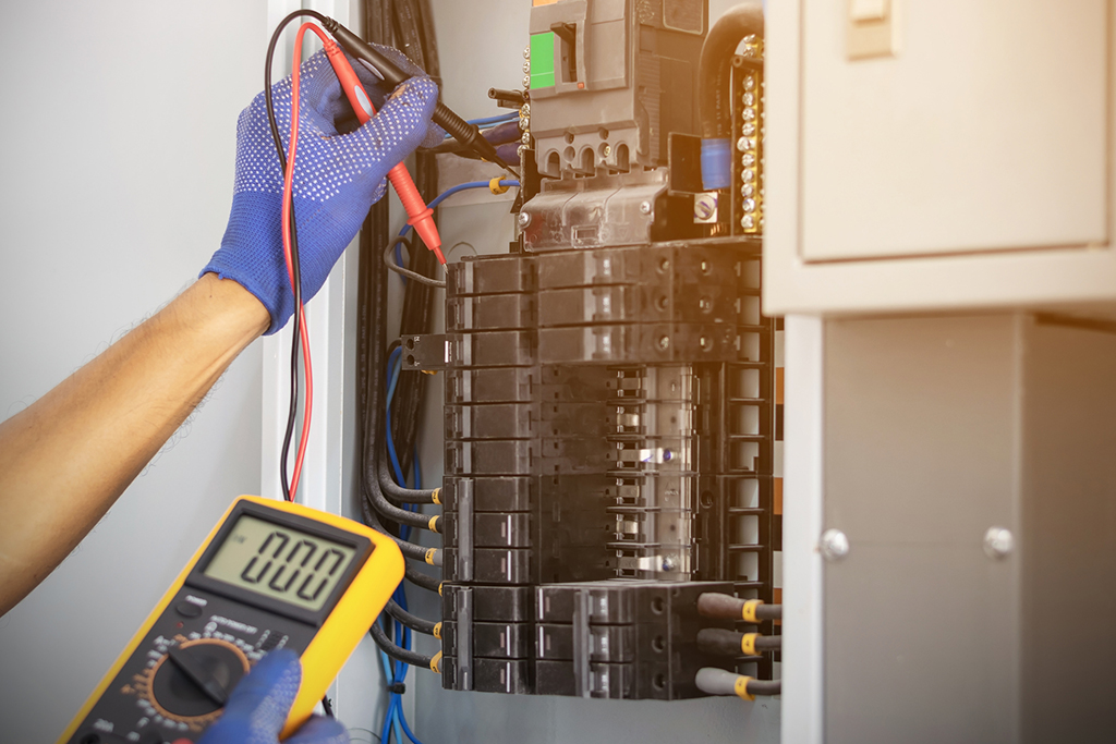 What Is An Emergency Electrician? How Do Their Services Differ From A General Electrician? | Wilmington, NC