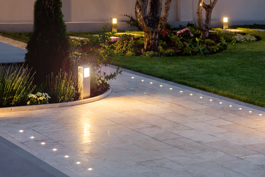 outdoor lighting on side walk | wilimington nc