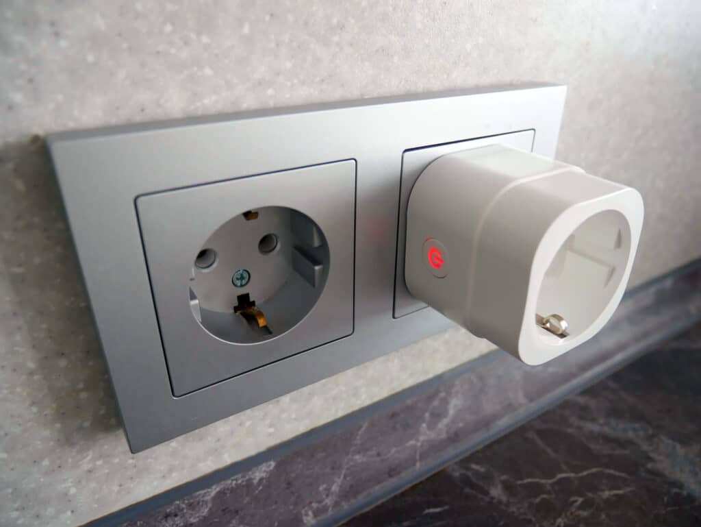 Smart Plugs: Boost Your Home’s Efficiency & Convenience 