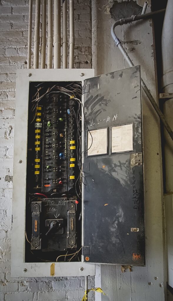 Circuit breaker box, Wiring Inspection.