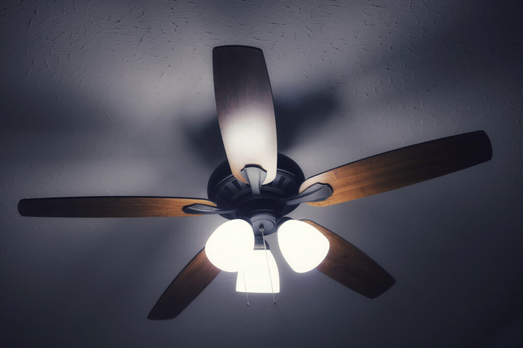 Maximizing Indoor Comfort with Advanced Ceiling Fans