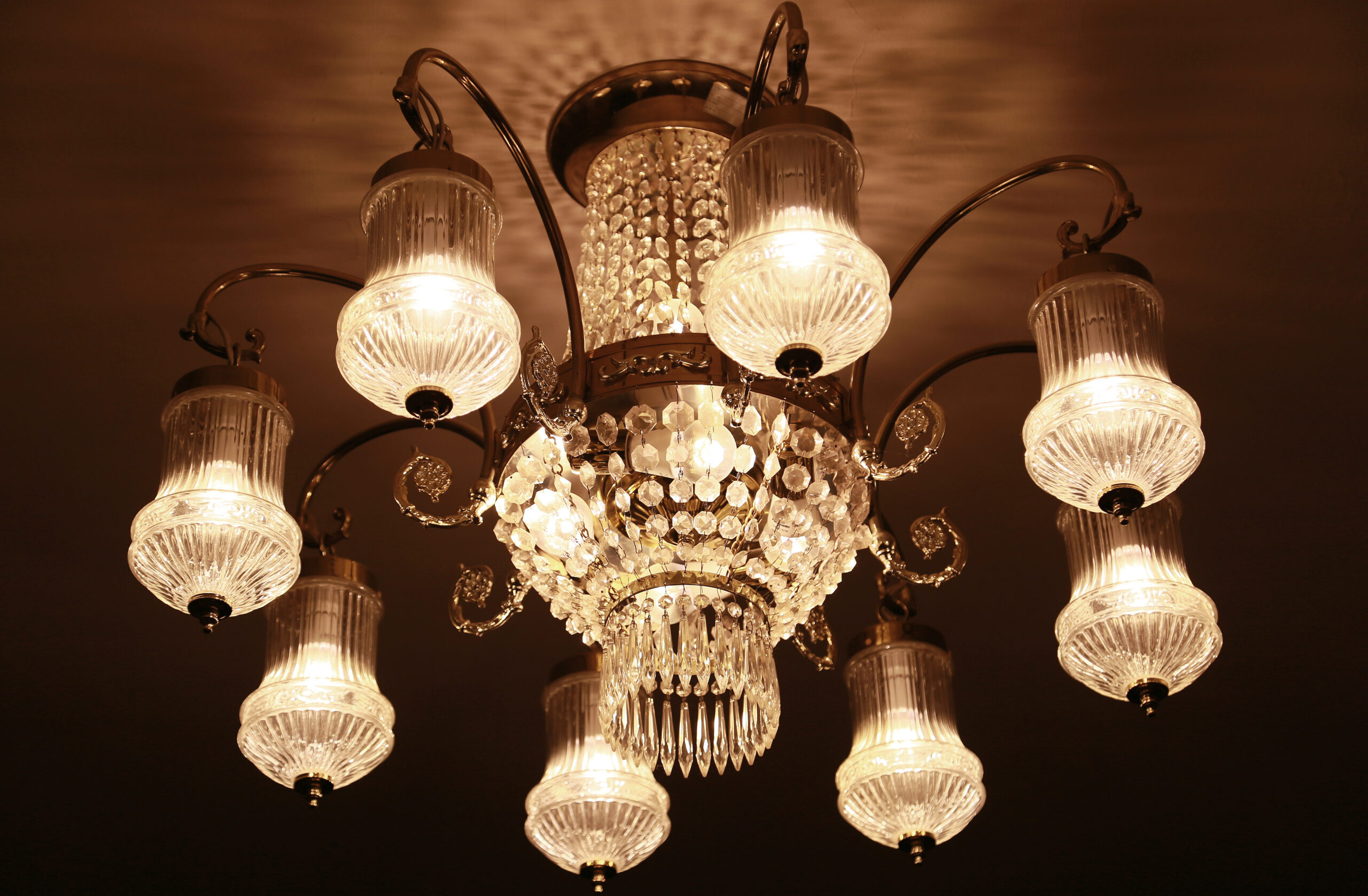 Illumination with the crystal of the ceiling, Custom Lighting Solutions.