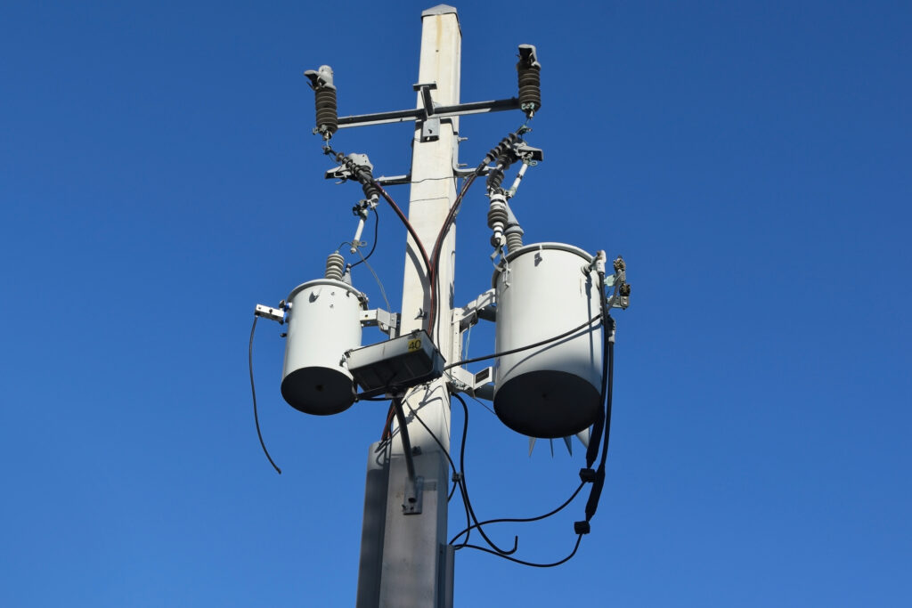 Surge arrester installation.